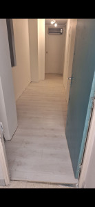 Photo de galerie - Couloir avec 6 portes