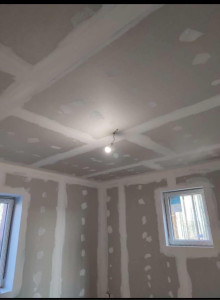 Photo de galerie - “Réalisation d’un chantier complet comprenant la pose de plaques de plâtre, l’application d’enduit et les finitions peinture. Un travail soigné dans le respect des délais et des attentes du client.”