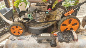 Photo de galerie - Démontage complet carburateur, réservoir,filtre à air,vidange.
