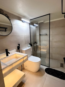 Photo de galerie - Rénovation de sdb poser de carrelage 