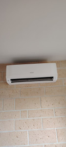 Photo de galerie - Pose mural clim réversible, pompe à chaleur Air/ air 