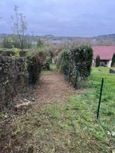 Photo de galerie - Ouverture de chemin plus clôture à droite de la photo 