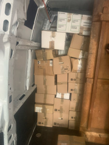 Photo de galerie - Déchargement les trucs 