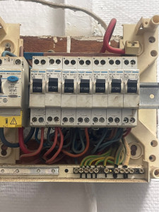 Photo de galerie - Je suis un électricien expérimenté dépannage installation 