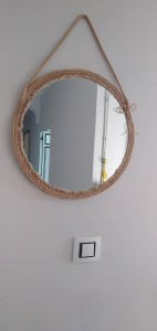 Photo de galerie - Fixation miroir (mur en béton )