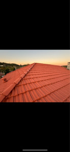 Photo de galerie - (après) 1 nettoyage, en profonde 2 reprise du faîtage ventilé,3 application par hairless résine colorée garantit une bonne étanchéité 