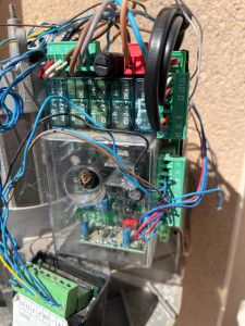 Photo de galerie - Dépannage moteur de portail électrique 