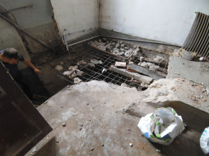 Photo de galerie - Démolition planché béton armé 