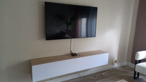Photo de galerie - Installation TV au mur et meuble