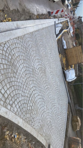 Photo de galerie - Pavé granite en cerces 