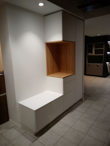 Photo de galerie - Pose d'aménagement en salle expo pour Cuisinella