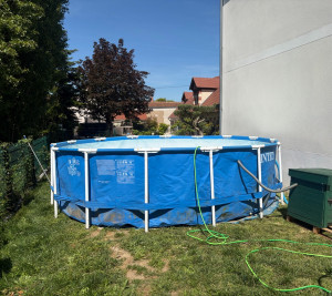 Photo de galerie - Montage d une piscine tubulaire à Orléans 