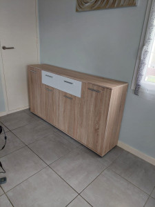 Photo de galerie - Montage d’un buffet basique.