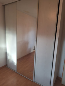 Photo de galerie - Réalisation dressing et montage vantaux coulissants placard avec ventail miroir 