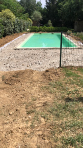 Photo de galerie - Terrassement bord de piscine pour dallage 