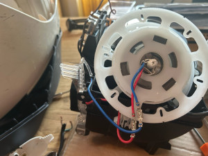 Photo de galerie - Réparation d’un câble d’alimentation aspirateur cassé au niveau de l’enrouleur