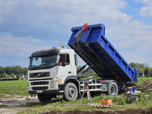Photo de galerie - Nous disposons d'un camion ampliroll 