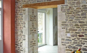 Photo de galerie - Ouverture d'une porte mur en pierre 