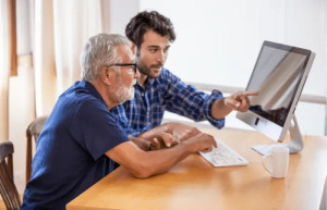 Photo de galerie - Aide informatique:
-world tableur
-scratch
-canva
-mail
-dossier
-recherche internet 
-etc...