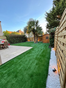 Photo de galerie - Clôture et pelouse 