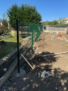 Photo de galerie - Pose de grillage regide 