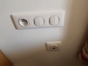 Photo de galerie - Installation interrupteur,  prise électrique, réseaux