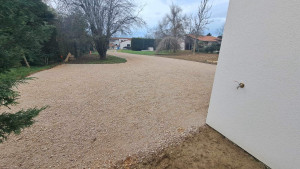 Photo de galerie - Création chemin d’accès en 0/20 calcaire 