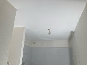 Photo de galerie - Peinture plafond après réparation dégâts des eaux 