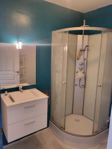 Photo de galerie - Montage et pose meuble salle de bain et douche avec raccordement plomberie et électricité 
