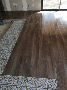 Photo de galerie - Carrelage imitation parquet 