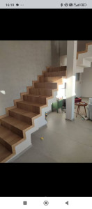 Photo de galerie - Habillage d'escalier +pose de plinthes 