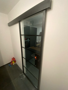 Photo de galerie - Pose d’une porte coulissante 