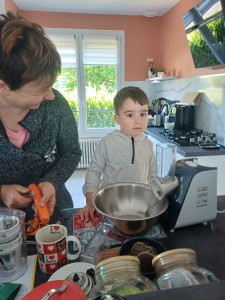 Photo de galerie - Animation : cuisine, dessin, musique, balade....