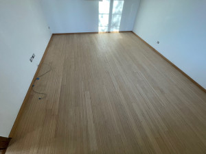 Photo de galerie - Pose de parquet massif collé en bambou 