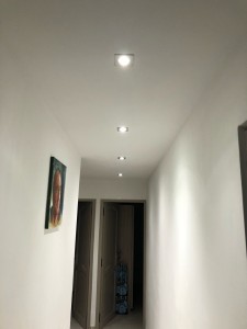 Photo réalisation - Installation électrique - Alain (MIMI services) - Auribeau-sur-Siagne : Pose spots dans plafond en hourdis 