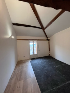 Photo de galerie - Réalisation sur plusieurs pièces dû revêtement mural