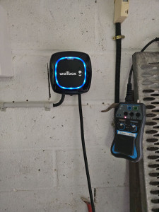 Photo de galerie - Borne de recharge 