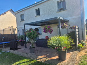 Photo de galerie - Aménagements floral d'une terrasse situé plein Sud .