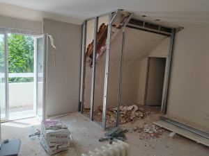 Photo de galerie - Rénovation d'une maison en placo et peinture et le parquet flottant.










