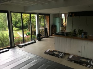 Photo de galerie - 1) Pose sous couche. 2) Pose du parquet + plinthe. 