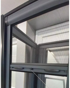 Photo de galerie - Menuiserie aluminium gris RAL7016