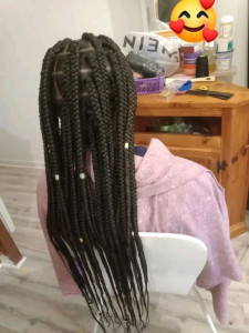 Photo de galerie -  TRESSES AFRICAINES 
Envie d'une belle coiffure qui met en valeur votre beauté ? Je vous propose mes services de coiffure spécialisée dans les tresses africaines, avec soin, patience et attention .Pour toute demande de renseignements, laisser un message 
