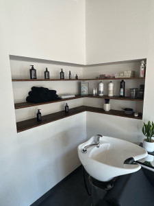 Photo de galerie - Création de niche en placo avec étagères