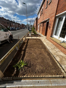 Photo de galerie - Enlèvement de souche, nettoyage, et évacuation des déchets 