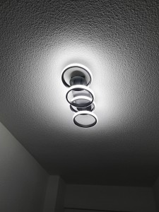 Photo de galerie - Pose d'un plafonnier à LEDs 