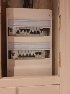 Photo de galerie - Moteur électrique courant fort et courant faible 