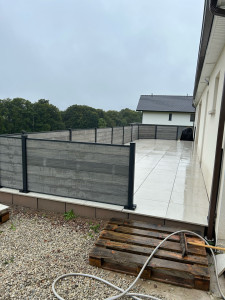 Photo de galerie - Pose d un brise vue sur terrasse 