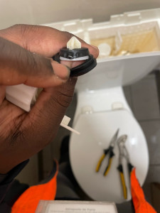 Photo de galerie - Problème sur la chasse d’eau , fissure détecter et remise en état du nouveau 