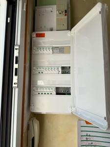 Photo de galerie - Installation des lignes électriques pour la cuisine (après) 