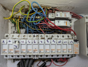 Photo de galerie - Installation dangereuse avant